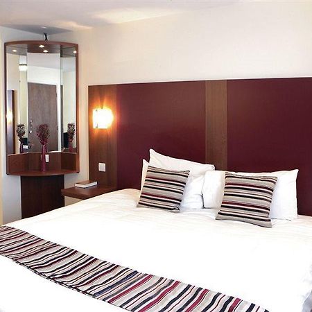 Mercure Swindon East Hotel And Spa Zewnętrze zdjęcie